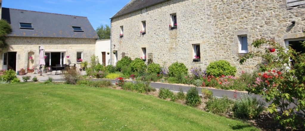Domaine l'Îlot Pomme Cottage - Gîtes et Chambres d'hôtes avec piscine à Bayeux en Normandie - La maison et les gîtes