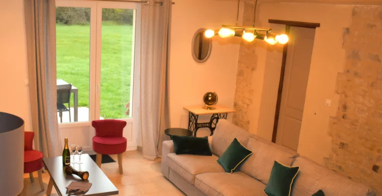 Salon Pomme d'happy - gîte de 10 personnes à Bayeux et au choeur des plages du débarquement en normandie - L'ilot pomme cottage