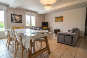 LilotPommeCottage_Pomme de pin salon - - Gîtes et chambres d'hôtes proche de Bayeux et des plages du débarquement - DDay - Normandie - Le domaine vue du ciel - location de vacance avec piscine