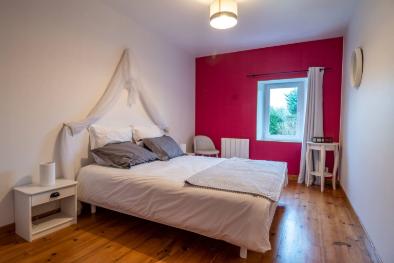 L'îlot Pomme Cottage - Chambre Pink Lady - - Gîtes et chambres d'hôtes proche de Bayeux et des plages du débarquement - DDay - Normandie - Le domaine vue du ciel - location de vacance avec piscine
